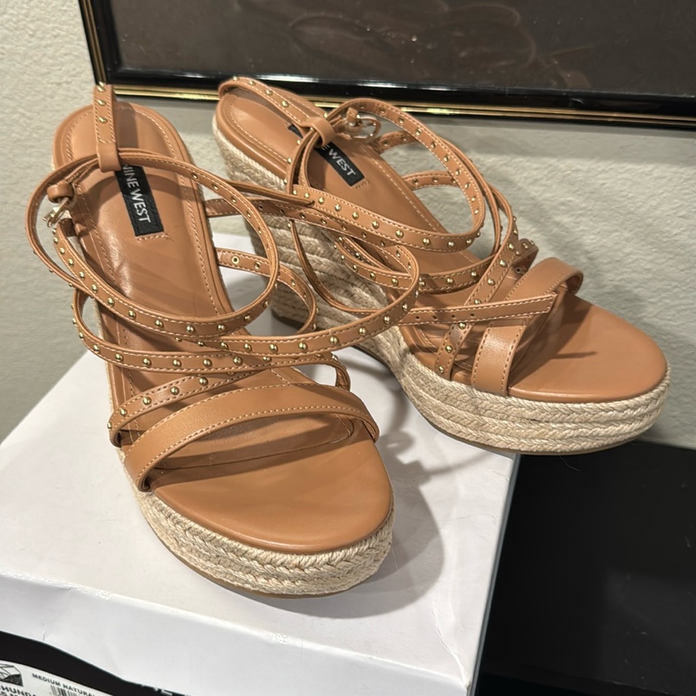 NEW TAN w/GOLD STUDS STRAPPY SANDALS